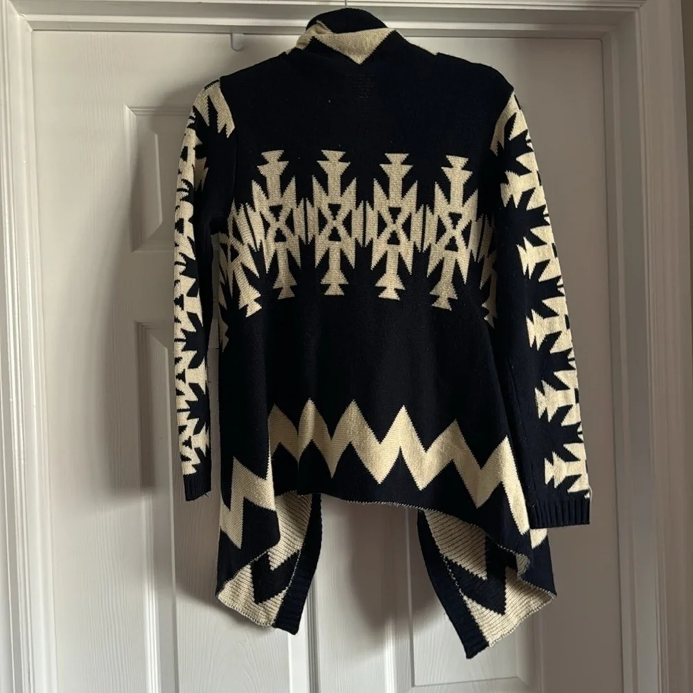 Drape front sweater - Picture 4 of 4